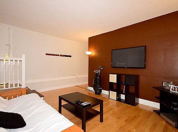 3rd image of 1038 W Balmoral Ave #1G