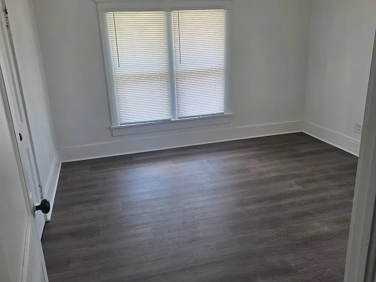 708 N Lake St #B — Photo 14