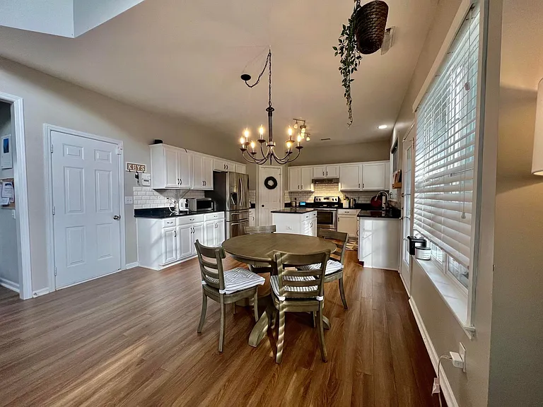 3804 Manor House Dr — Photo 3