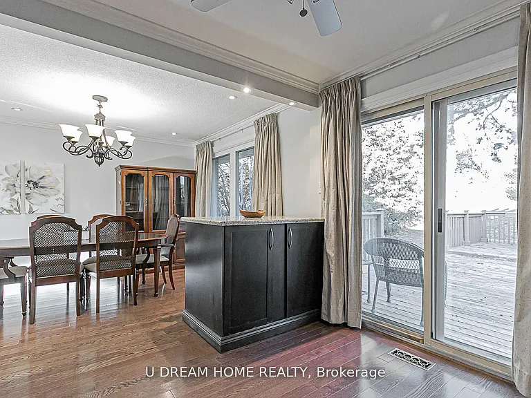31 Shawfield Cres — Photo 14