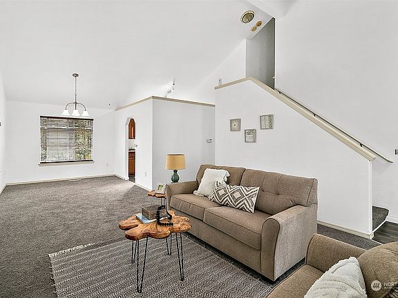 3rd image of 3001 Parkington Place