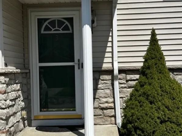3 Kristen Ct, Hamburg, NJ 07419