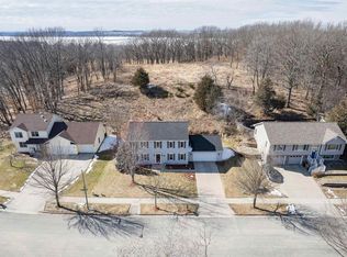 4102 Meadow Valley Drive, Madison, WI 53704