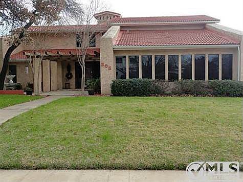 1st image of 305 Quail Crest Dr