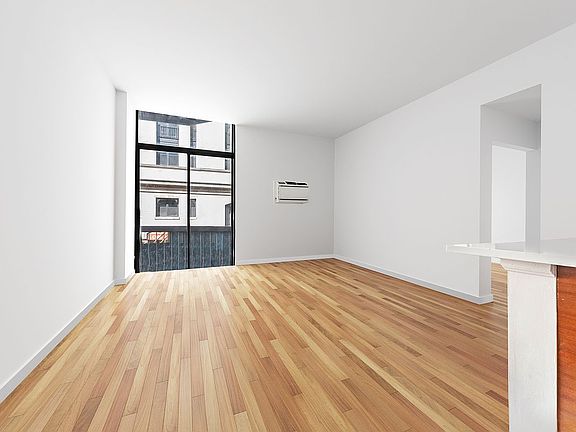 3rd image of 184 Thompson St APT 1M