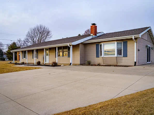 901 Douglas Dr, Sterling, IL 61081