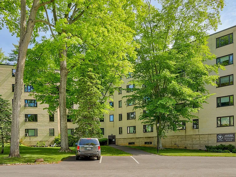 Thomas Wynne Apartments — Photo 45