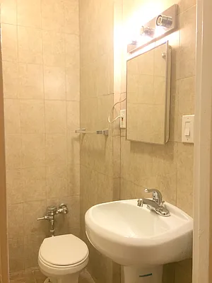 Rented by Uptown Flats LLC | media 21