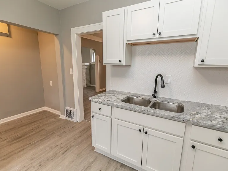 20100 Gardenview Dr — Photo 2