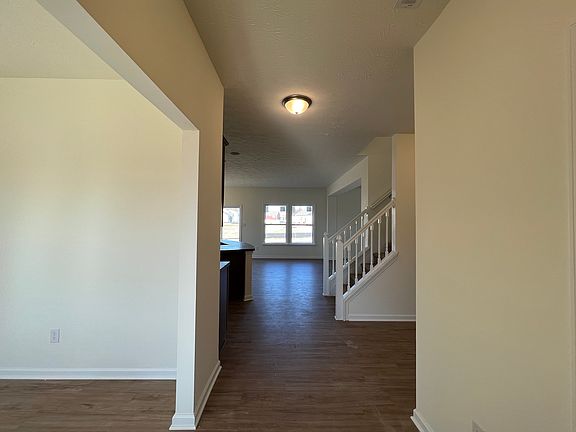 3rd image of 250 Woodfield Dr