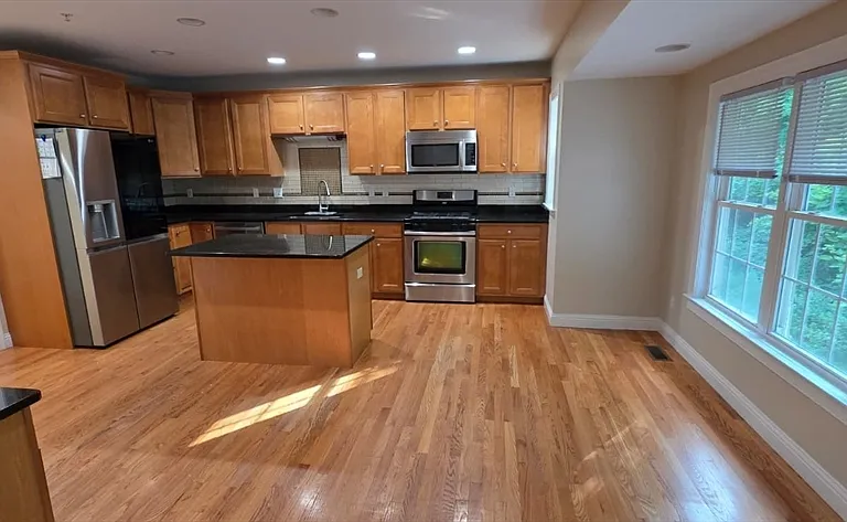 3 County Ln #3 — Photo 2