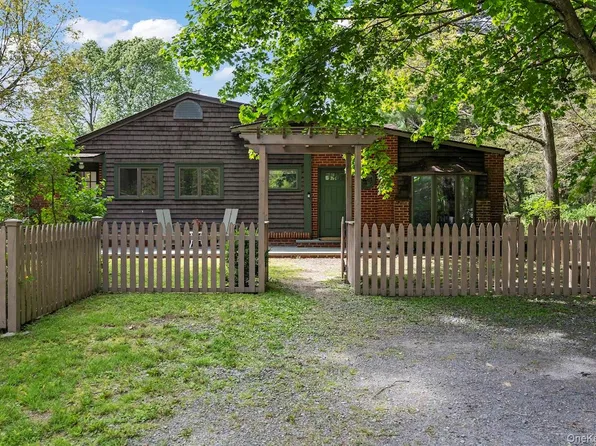 608 Lake Road, Pine Plains, NY 12567