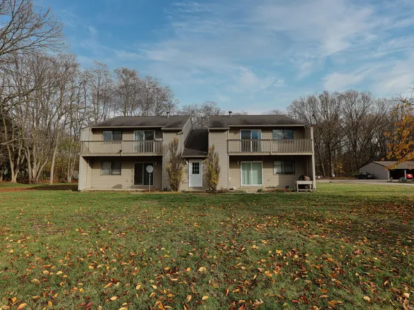 15528 Clovernook Dr, Grand Haven, MI 49417