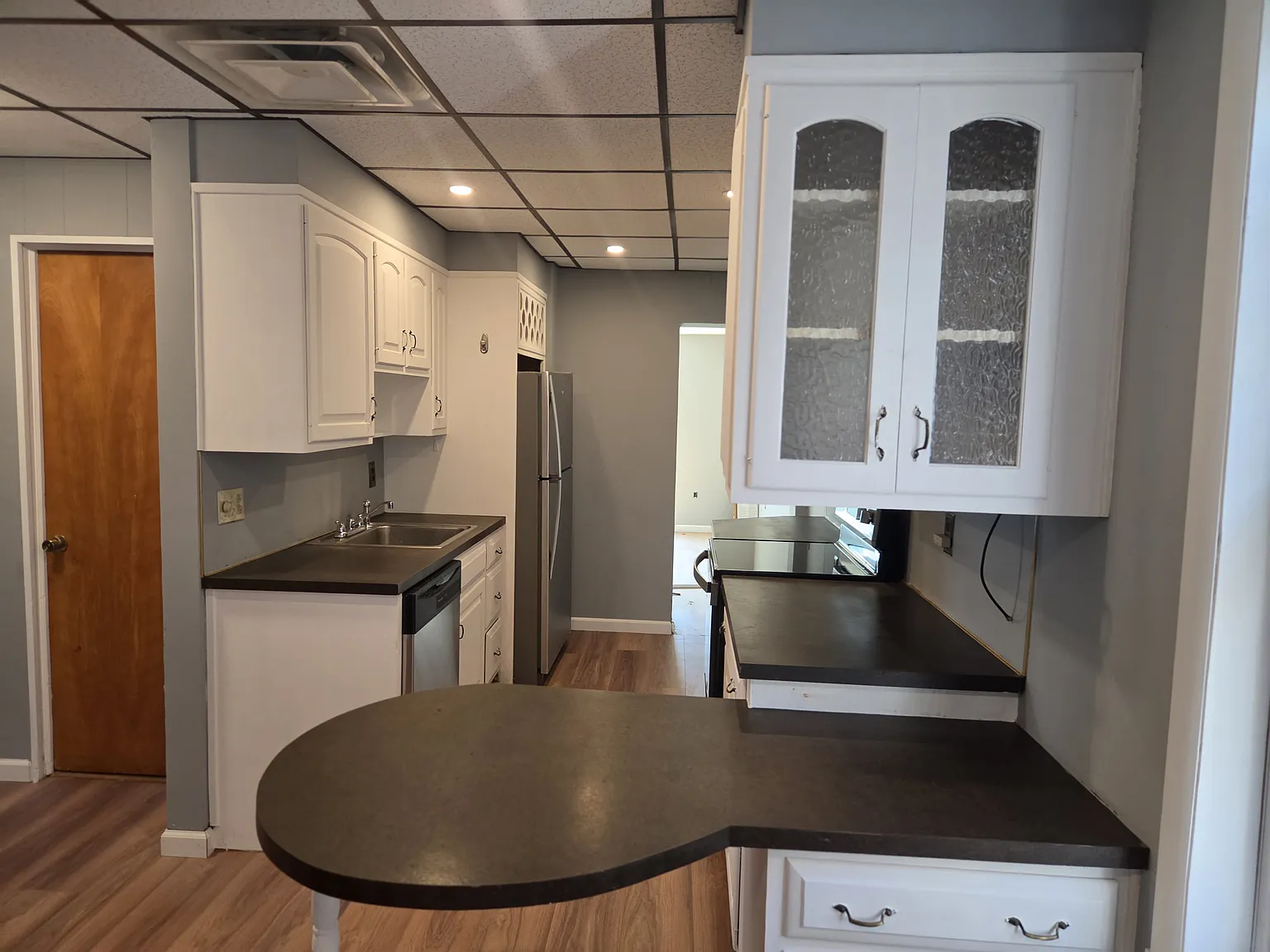 4 bed, 1400 sqft, $1,800 — Photo 2