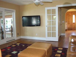 2881 Lansdowne Rd, Waterford, MI 48329