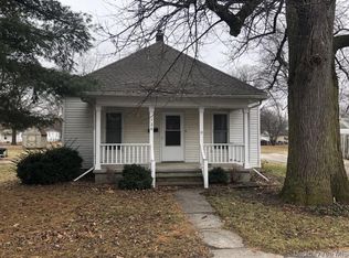 120 E Stoddard Ave, Virden, IL 62690