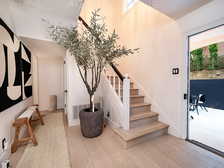 3100 Coldwater Canyon Ave — Photo 21