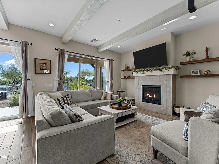 4060 Old Orchard Dr — Photo 3