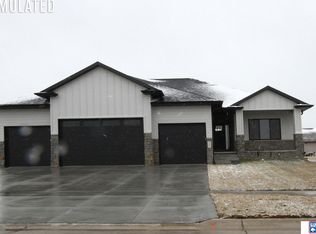 9425 Wilderness Sky Rd, Lincoln, NE 68516
