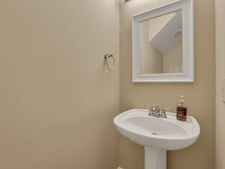 260 Grand Oaks Dr — Photo 23