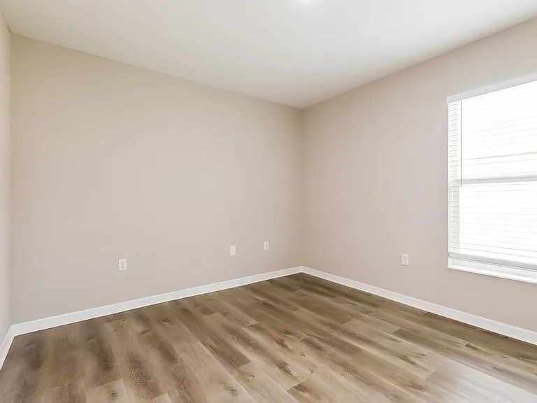 1873 Kingsmill Dr — Photo 16