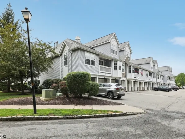 152 Whisper Way E, Roxbury Twp., NJ 07852