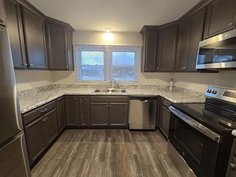 1443 Larkhall Dr — Photo 8
