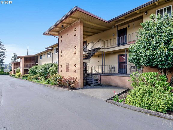 2nd image of 1400 SE Lava Dr APT 11