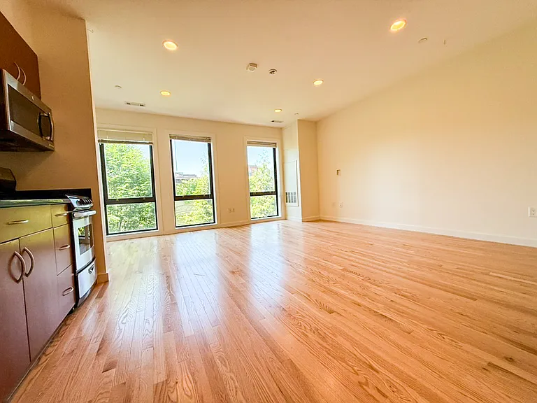 5 Miner St #302 — Photo 3