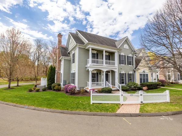 2 Pennington Drive #2, Simsbury, CT 06070