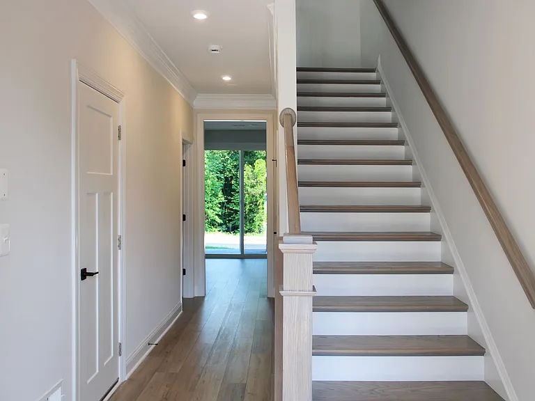 1274 Laconia Ln — Photo 3