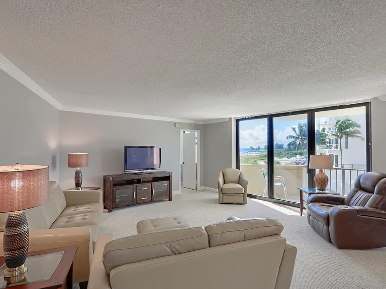 2800 N Ocean Dr #A — Photo 13