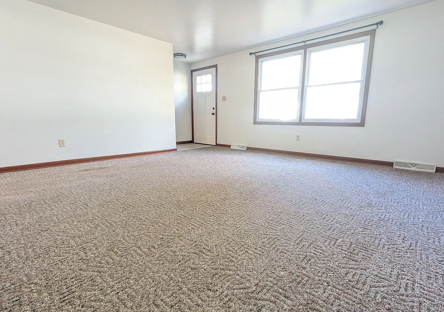 408-410 Steven Street — Photo 1