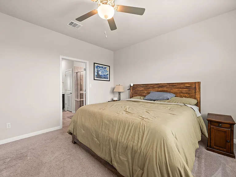 329 Serpens St — Photo 11