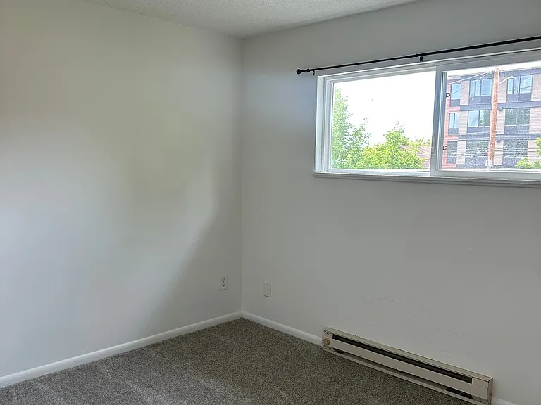 2424 SE 49th Ave — Photo 7