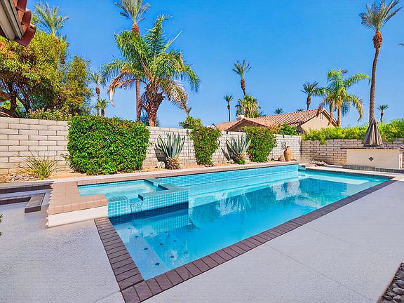 3rd image of 137 Courtside Dr
