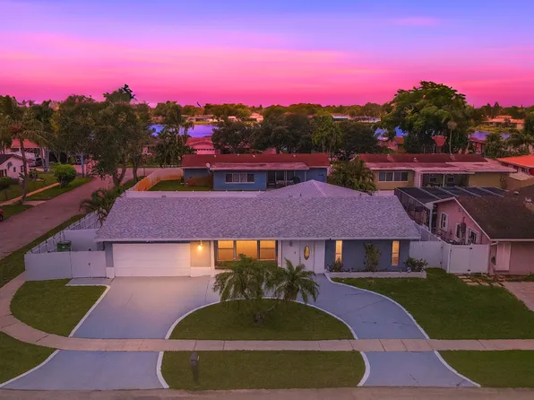 621 NW 97th Terrace, Pembroke Pines, FL 33024
