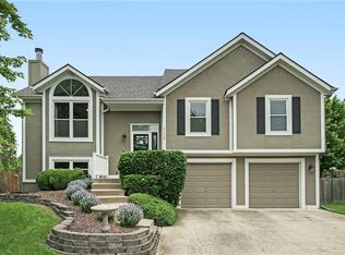 21528 W 51st St, Shawnee, KS 66226
