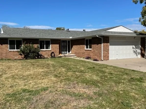 1216 Hulme St, Bowie, TX 76230