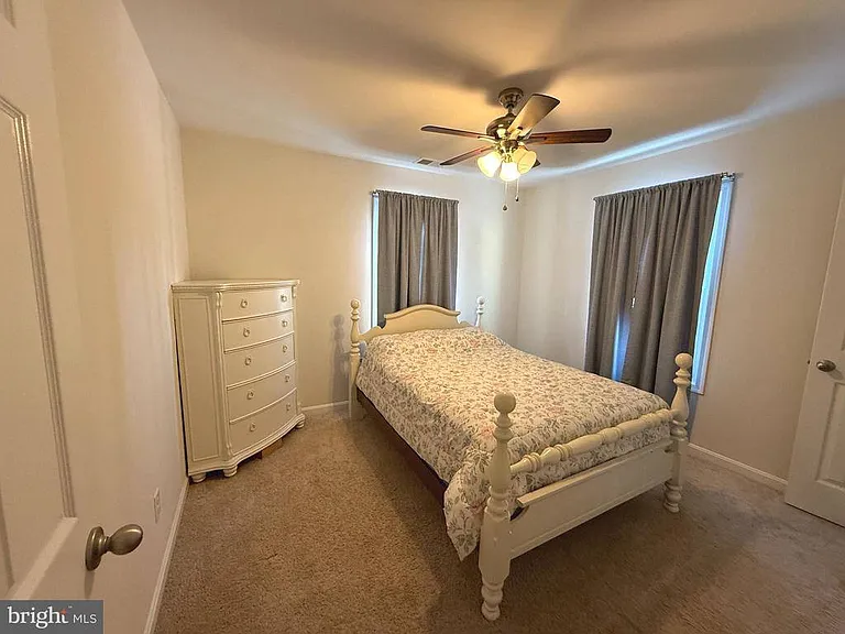 1238 Lakeview Pkwy — Photo 10