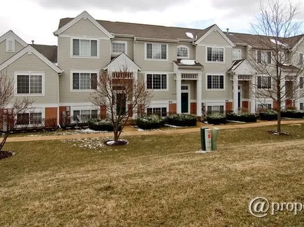 974 Mayfair Ct #8-3, Elk Grove Village, IL 60007