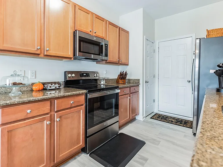 9598 Walkers Glen Dr — Photo 9