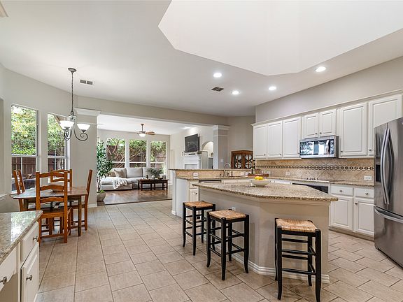 2nd image of 1001 Willowgate Dr