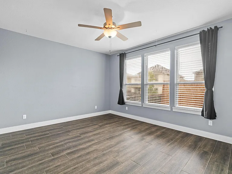 525 Compania Cv — Photo 16