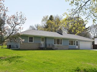 2109 Davidson Rd, Waukesha, WI 53186