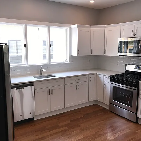 10 Henry St #2 — Photo 3