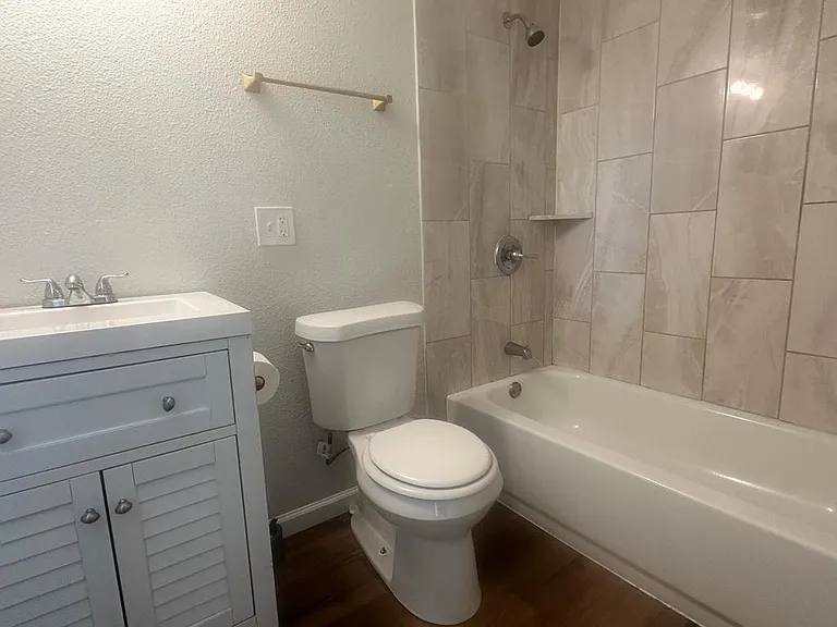 125 Kellum St — Photo 7