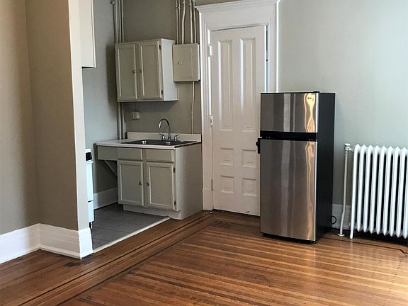 5th image of 1401 S 3rd St APT 4