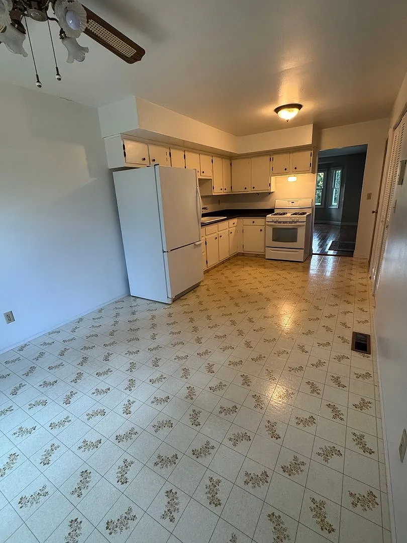 Check out this Charming 3-Bedroom, 1-Bathroom Home with Spacious Backyard — Photo 4
