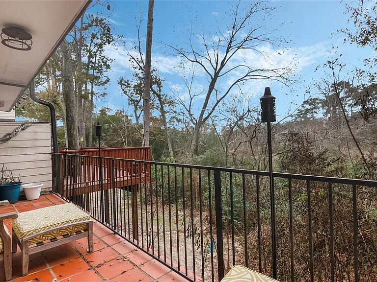 1802 Stoney Brook Dr #104 — Photo 20
